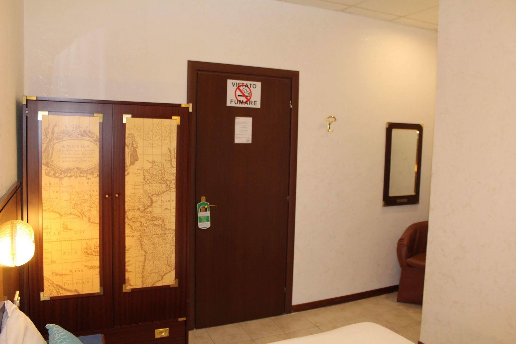 Galleria Frascati Rooms And Apartment Exteriör bild