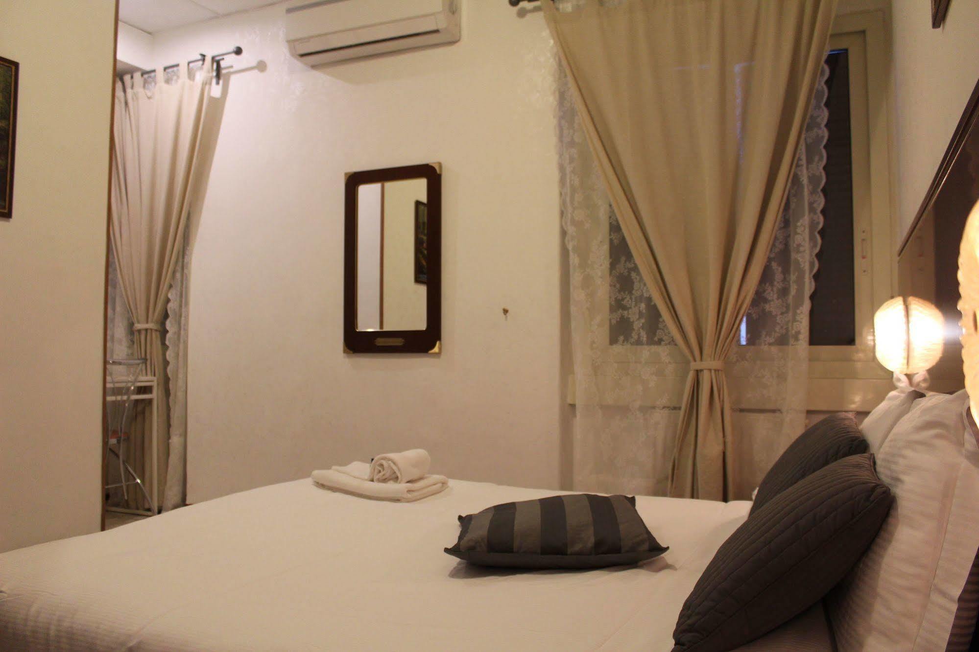 Galleria Frascati Rooms And Apartment Exteriör bild