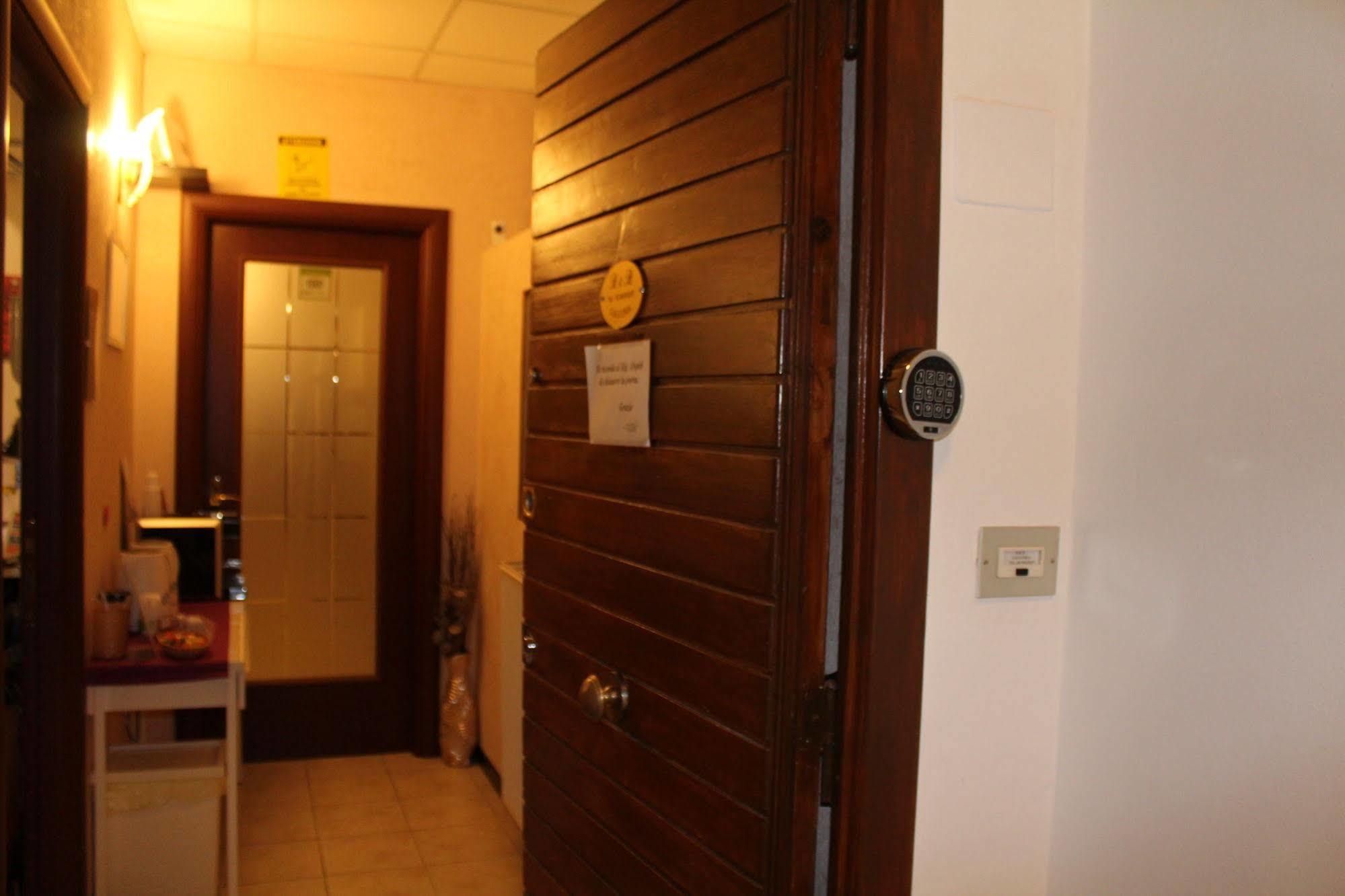 Galleria Frascati Rooms And Apartment Exteriör bild