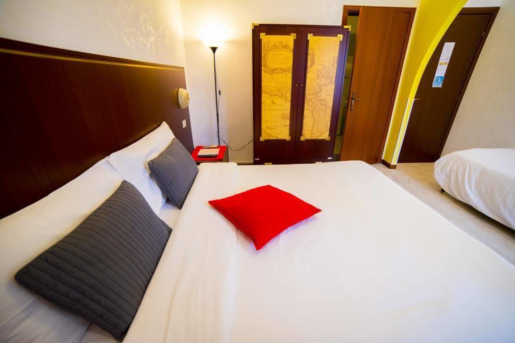 Galleria Frascati Rooms And Apartment Exteriör bild